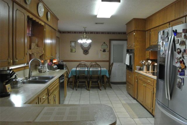 8125 Laurie Lane Lane, Lumberton, TX 77657