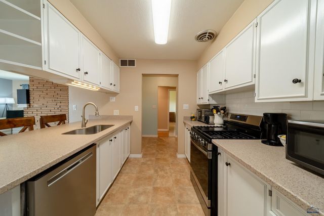 1614 SPACE AVE, Rapid City, SD 57701