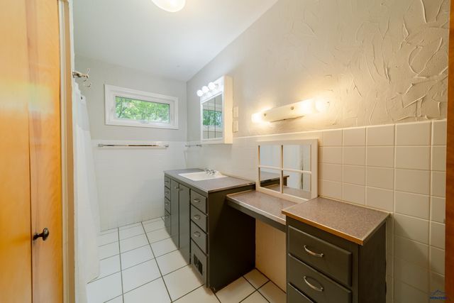 1614 SPACE AVE, Rapid City, SD 57701