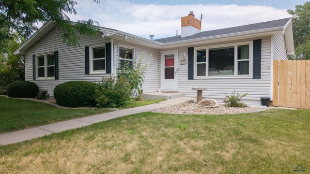 1614 SPACE AVE, Rapid City, SD 57701