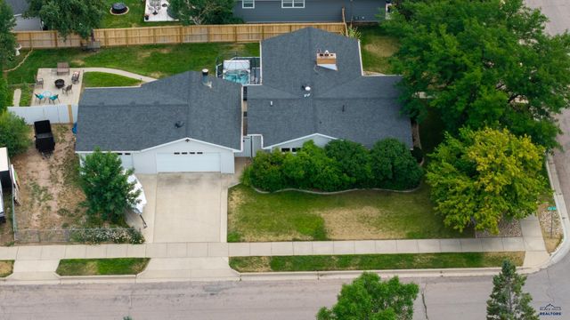1614 SPACE AVE, Rapid City, SD 57701