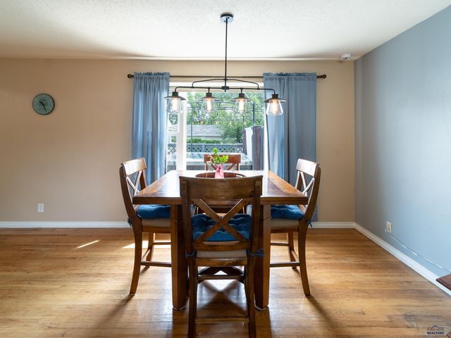 1614 SPACE AVE, Rapid City, SD 57701