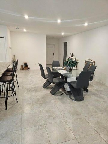 582 SW Sea Holly Terrace, Port St Lucie, FL 34984