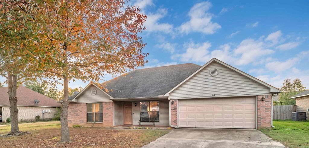 61 whispering wind Circle, Vilonia, AR 72173