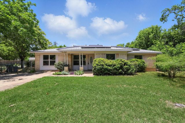 7717 Janetta Drive, North Richland Hills, TX 76180