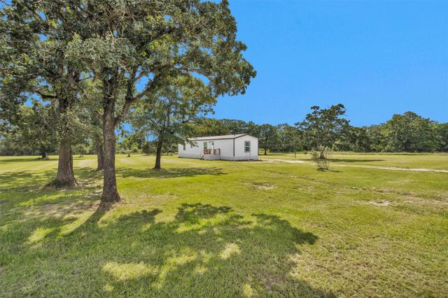 8908 County Road 279, Bedias, TX 77831