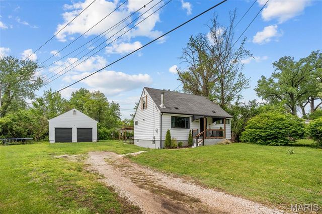 10015 Baron Drive, St Louis, MO 63136