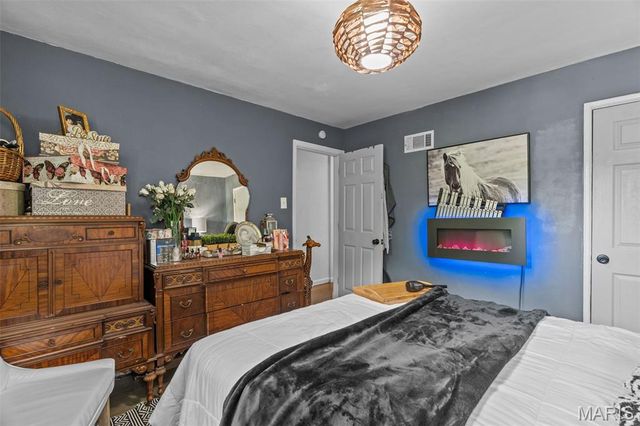 10015 Baron Drive, St Louis, MO 63136