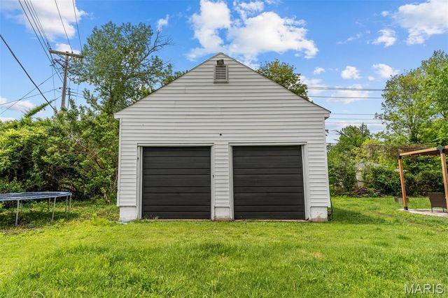 10015 Baron Drive, St Louis, MO 63136