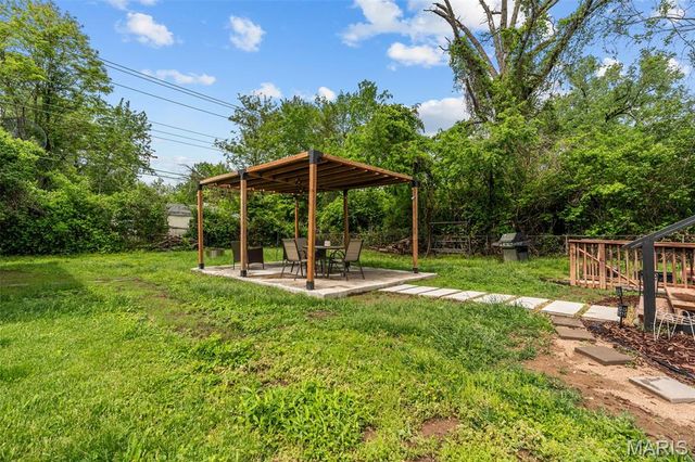 10015 Baron Drive, St Louis, MO 63136