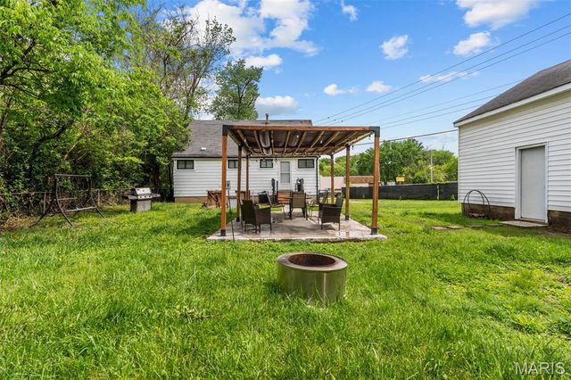 10015 Baron Drive, St Louis, MO 63136