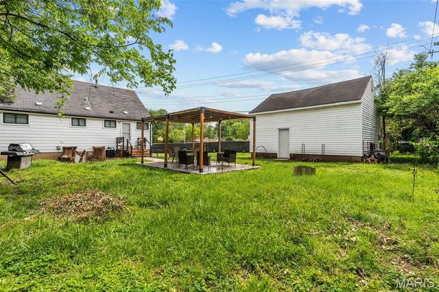 10015 Baron Drive, St Louis, MO 63136