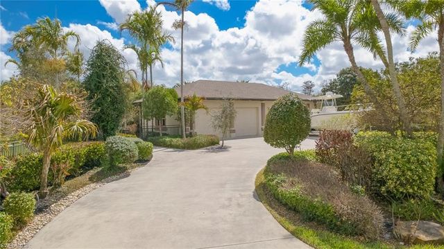 7350 Green Acre LN, Fort Myers, FL 33912