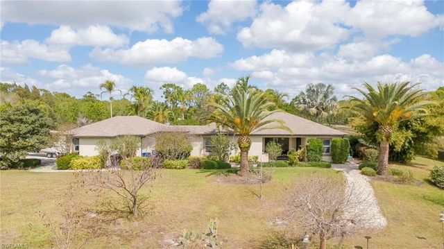 7350 Green Acre LN, Fort Myers, FL 33912
