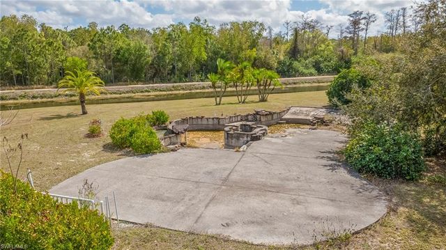 7350 Green Acre LN, Fort Myers, FL 33912