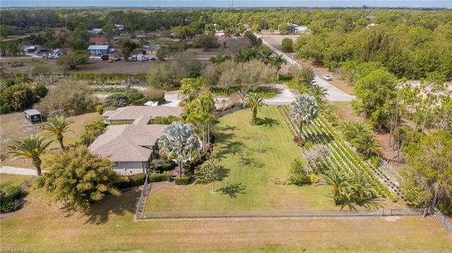 7350 Green Acre LN, Fort Myers, FL 33912