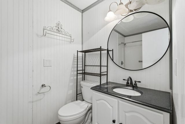 9906 Chapel Hill Road, Louisville, KY 40229