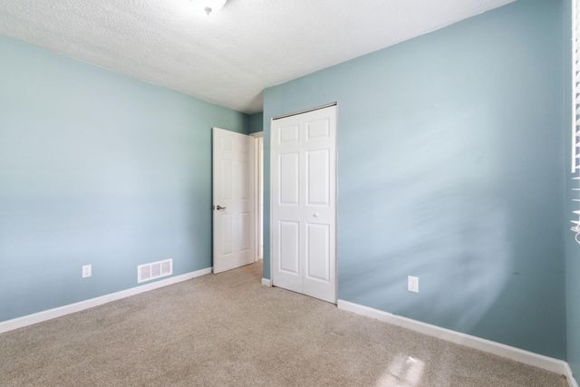 9906 Chapel Hill Road, Louisville, KY 40229