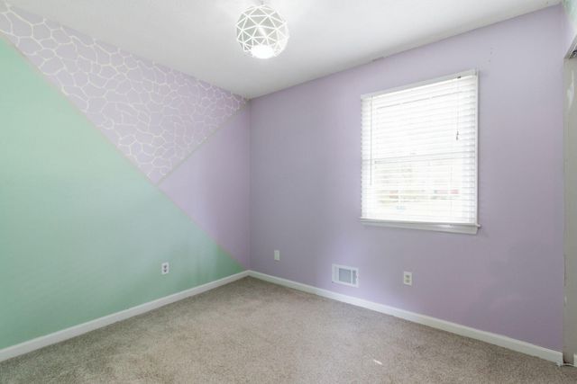9906 Chapel Hill Road, Louisville, KY 40229