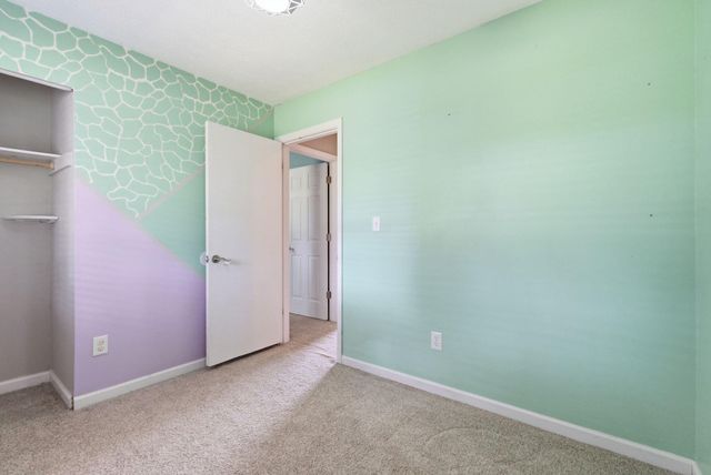 9906 Chapel Hill Road, Louisville, KY 40229