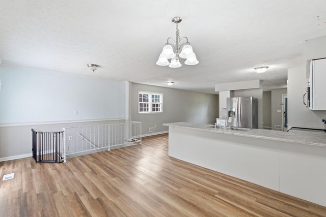 9906 Chapel Hill Road, Louisville, KY 40229