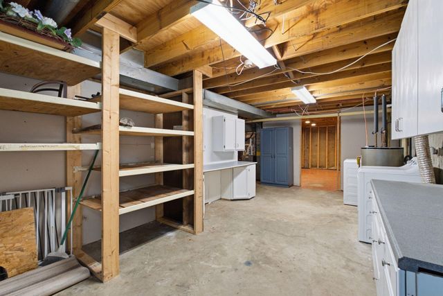 9906 Chapel Hill Road, Louisville, KY 40229