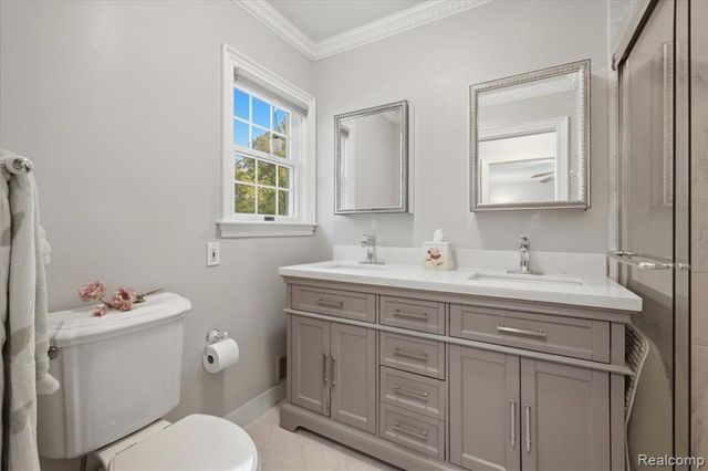 5685 Crescent Road, Waterford, MI 48327
