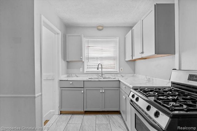 20220 Glastonbury Road, Detroit, MI 48219