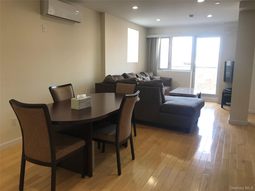 14328 41st Avenue 7B, Flushing, NY 11355 — photo 4