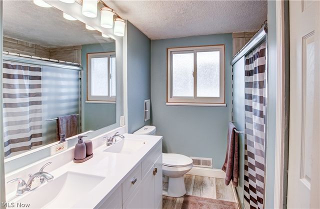 7256 Markal Drive, Middleburg Heights, OH 44130