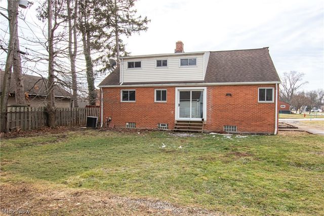 7256 Markal Drive, Middleburg Heights, OH 44130