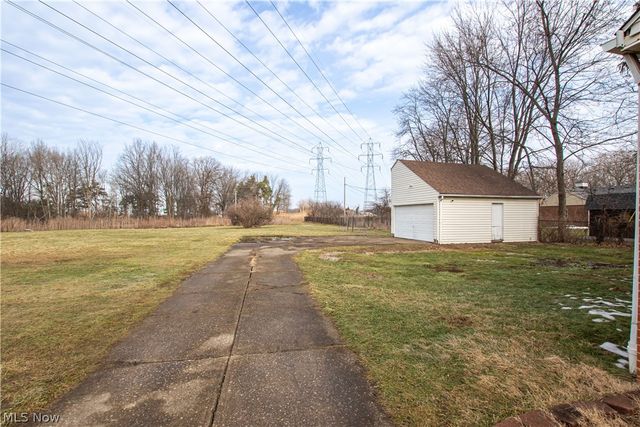 7256 Markal Drive, Middleburg Heights, OH 44130