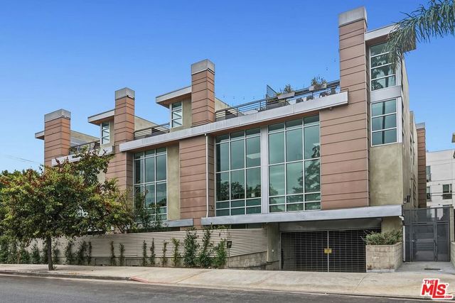 5806 Waring Avenue 14, Los Angeles, CA 90038