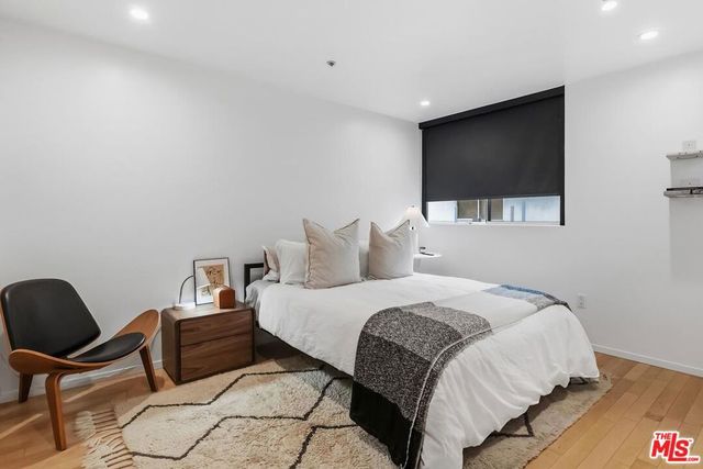 5806 Waring Avenue 14, Los Angeles, CA 90038