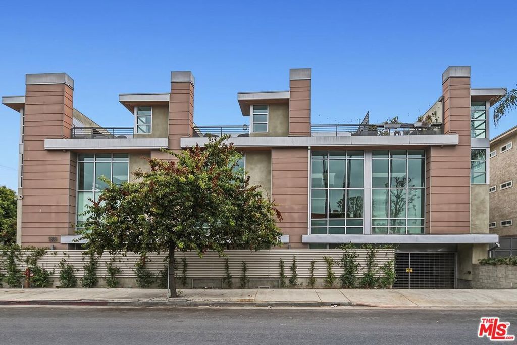 5806 Waring Avenue 14, Los Angeles, CA 90038