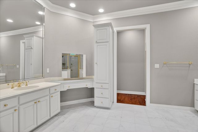 9704 Ravenswood Road, Granbury, TX 76049