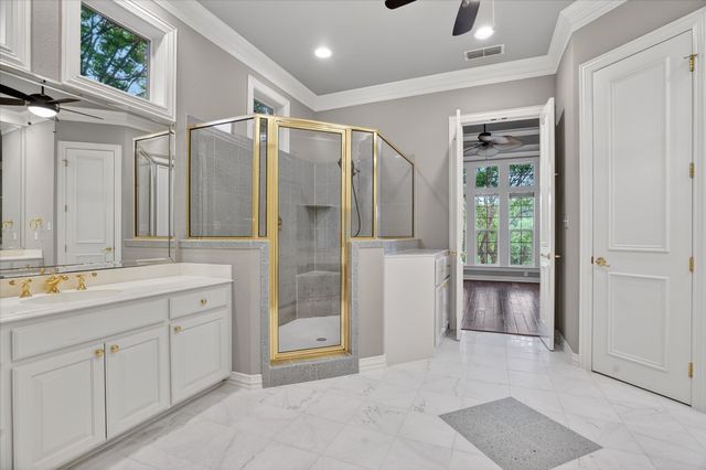 9704 Ravenswood Road, Granbury, TX 76049
