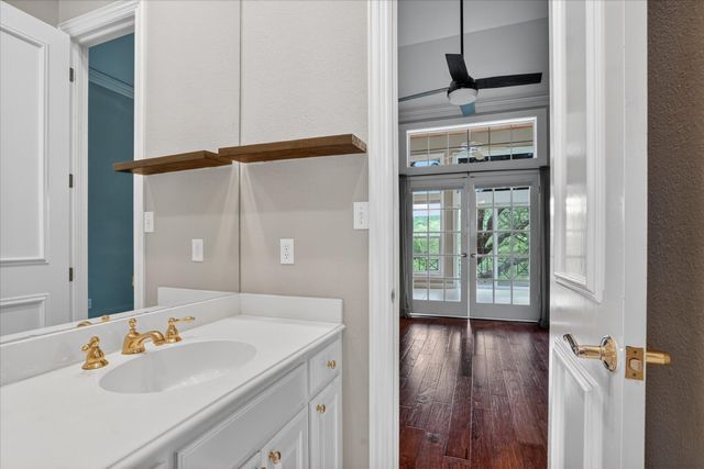 9704 Ravenswood Road, Granbury, TX 76049
