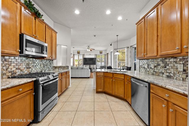 6045 ALDERFER SPRINGS Drive, Jacksonville, FL 32258