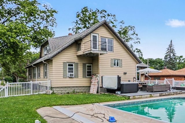2211 Morton Avenue, St. Joseph City, MI 49085
