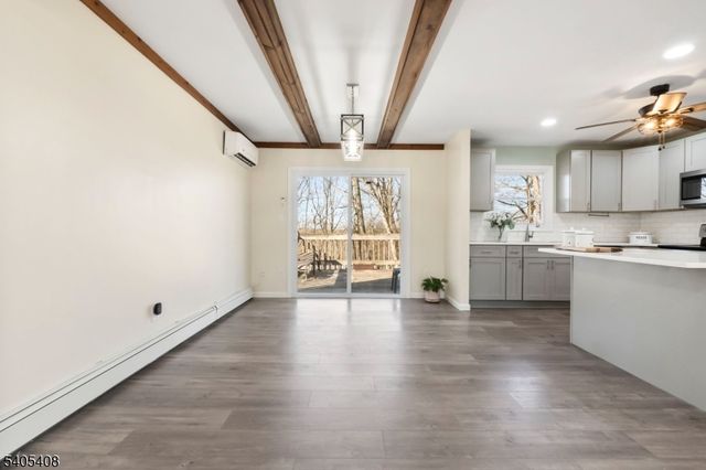 12 Hobart Trl, Hopatcong Boro, NJ 07843