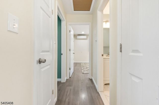 12 Hobart Trl, Hopatcong Boro, NJ 07843