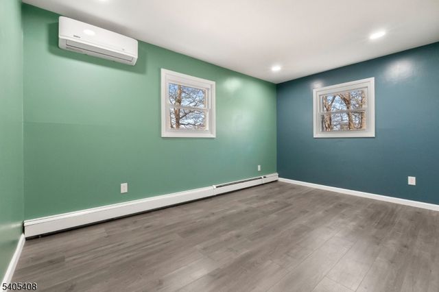 12 Hobart Trl, Hopatcong Boro, NJ 07843