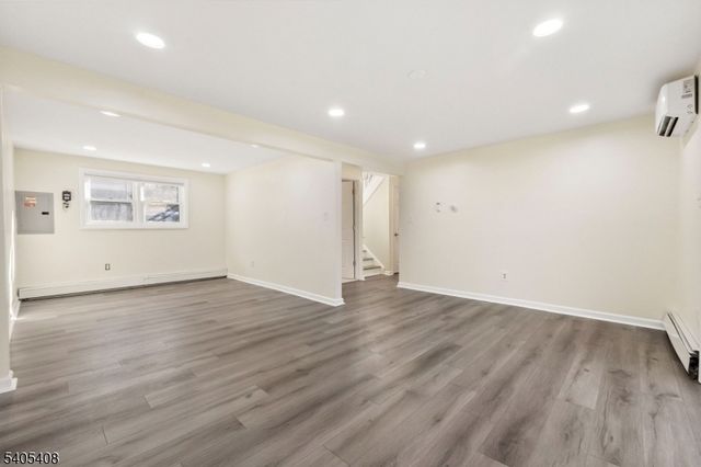 12 Hobart Trl, Hopatcong Boro, NJ 07843