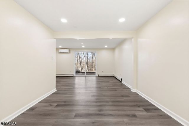 12 Hobart Trl, Hopatcong Boro, NJ 07843