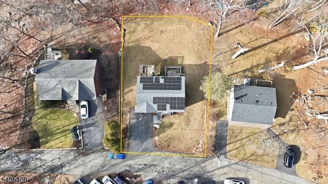 12 Hobart Trl, Hopatcong Boro, NJ 07843
