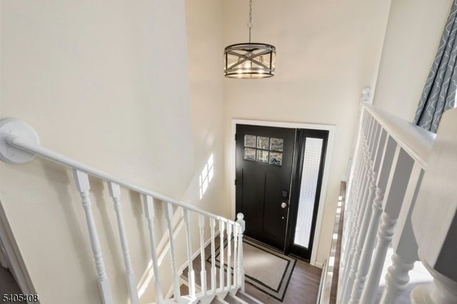 12 Hobart Trl, Hopatcong Boro, NJ 07843