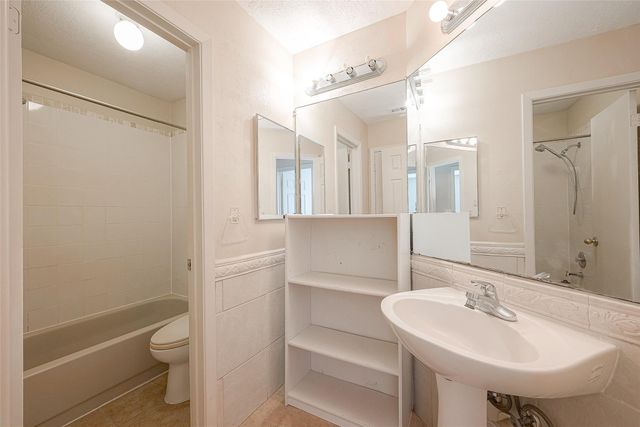 703 Turtle Creek Drive, Missouri City, TX 77489