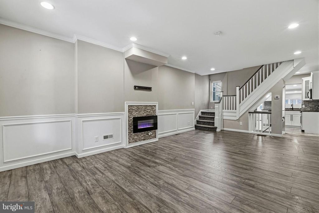 5520 N 7TH ST, Philadelphia, PA 19120