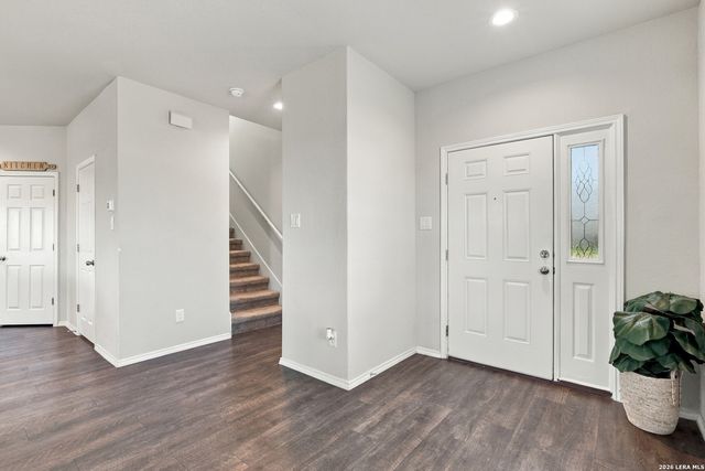 7535 HOMEWOOD LN, Elmendorf, TX 78112